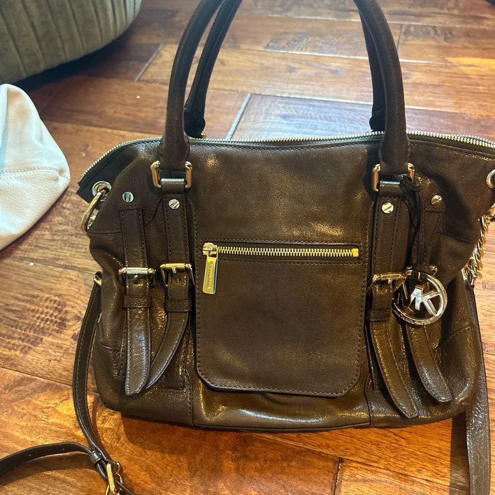 Michael Kors Olive Leather Shoulder Satchel with Gold Hardware - Picture 7 of 8